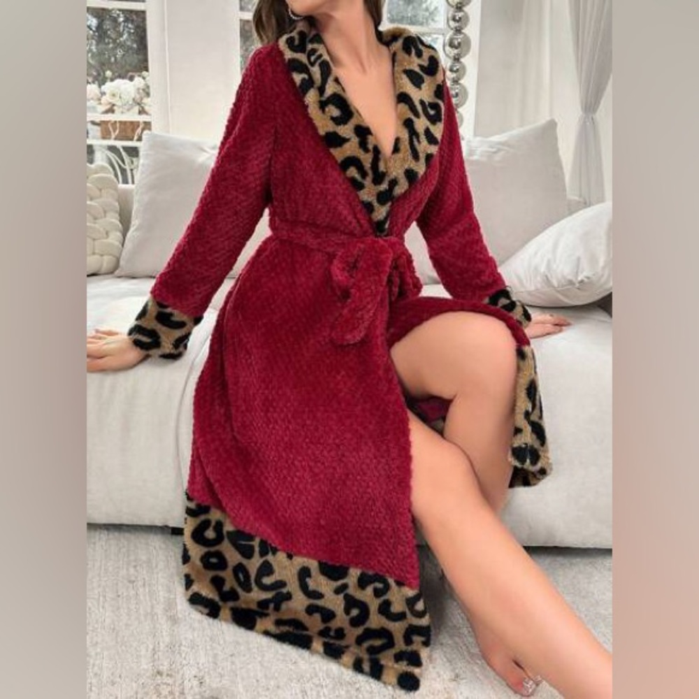 SHEIN-Leopard Pattern Belted Flannelette Robe. Size medium NWOTS!